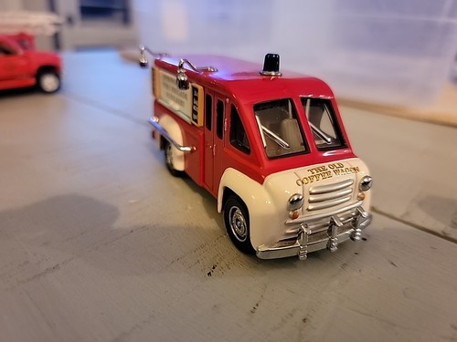 MATCHBOX YESTERYEAR, 1:43,YFE16, DODGE ROUTE VAN"SPRINGFIELD FIRE",EXC COND,NOBX - Picture 2 of 4