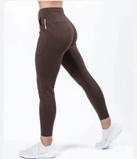 Alphalete Women's Trace High Waisted Athletic Jogger Pants, Coffee- Size Small