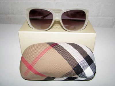 NIB AUTH BURBERRY  display picture 1