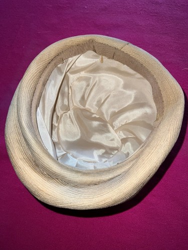 Chapeau bibi en piqué beige camel années 1950, tour de tête 54 cm - Imagen 4 de 6