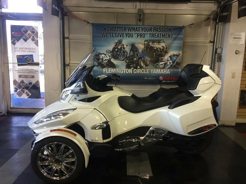 2018 Can-Am RT Limited Chrome B9JA 2018 Can-Am RT Limited Chrome White