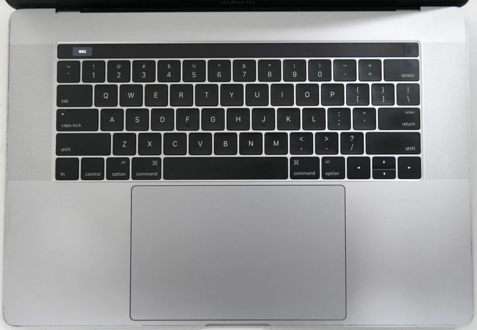 Apple MacBook Pro 15inch 2016 i7-6700HQ 2.6GHz 16GB RAM 256GB SSD FOR PARTS READ - Image 3 of 4