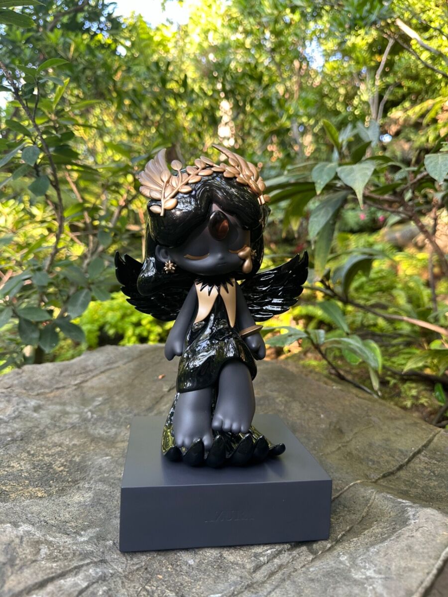 POP MART - Azura Dark Soul Figurine Quantity Limited Edition POP MART - Azura Dark Soul Figurine Quantity Limited Edition