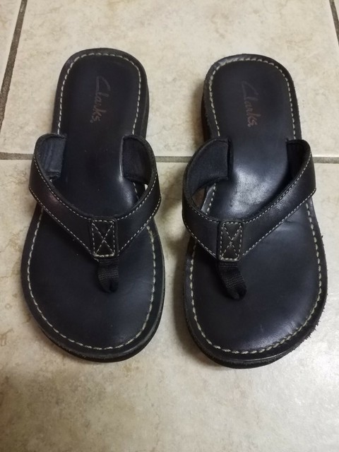 clarks roxanna flip flops black