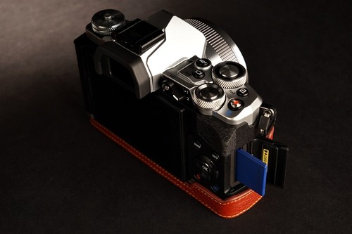 Genunie Real Leather Full Camera Case bag Cover for Olympus OM-D E-M5 EM5 II M2 - Picture 7 of 8
