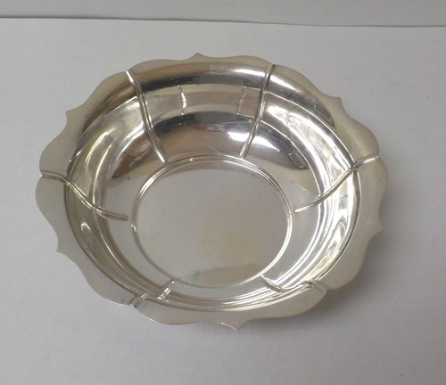 MHF Sterling Silver Fluted 8.5" Bowl, 340 grams - Picture 2 of 6