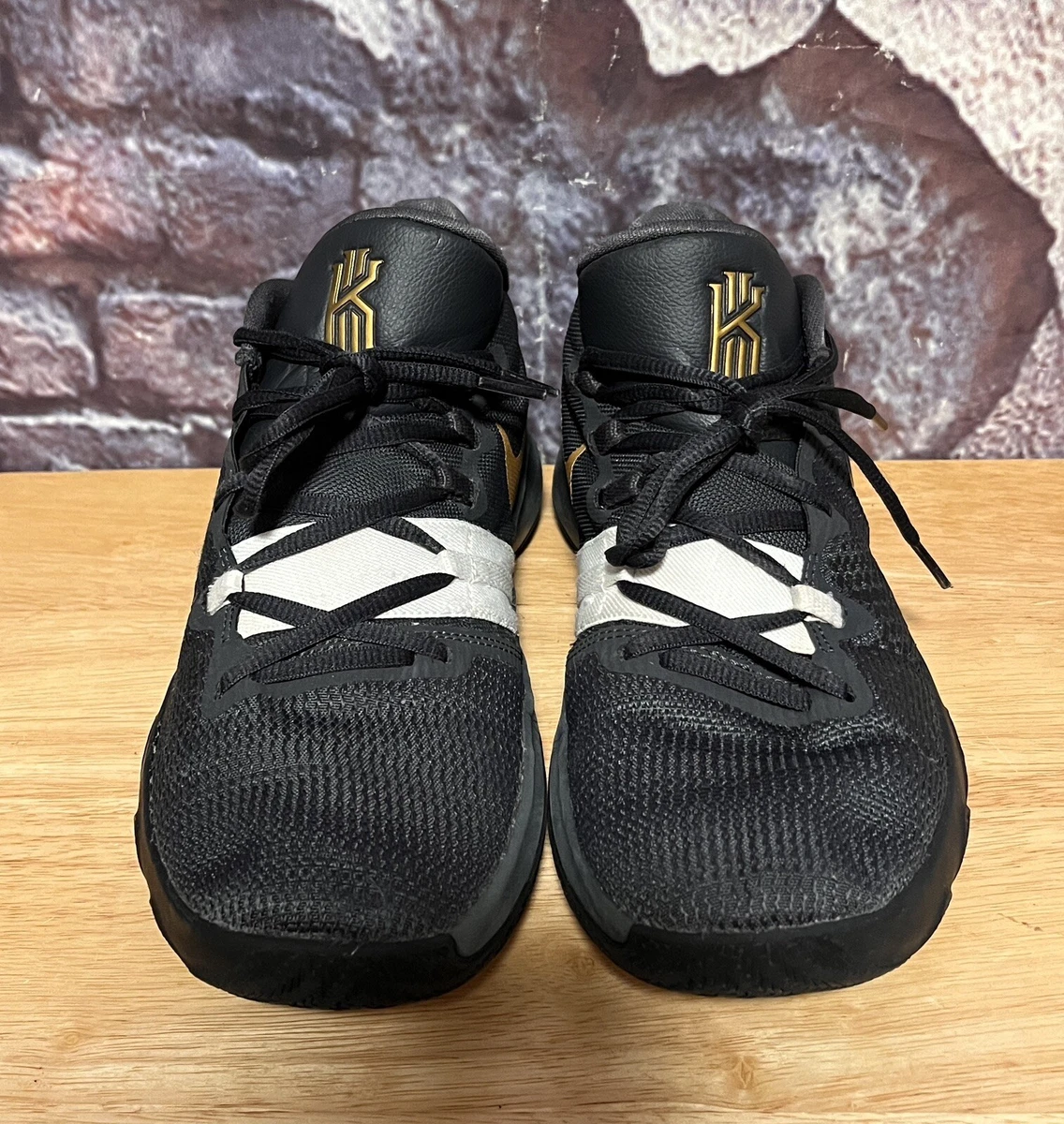 Kyrie flytrap hotsell black gold