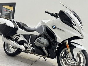 2022 BMW R 1250 RT Alpine White