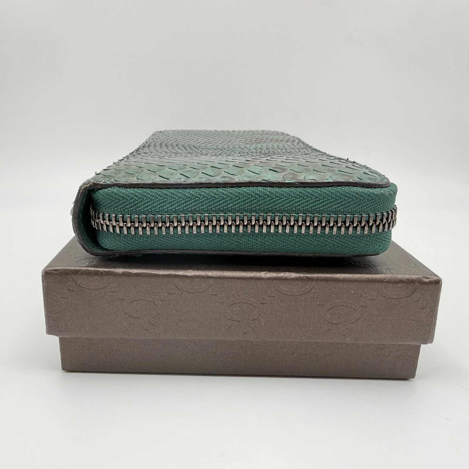 Gucci Python Green Leather Unisex Long Wallet Used - image 5