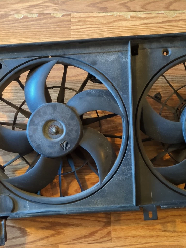 2005-2009 Pontiac Grand Prix Buick AllureRadiator ventilador conjunto de motor fabricante de equipamento original - Imagem 3 de 4