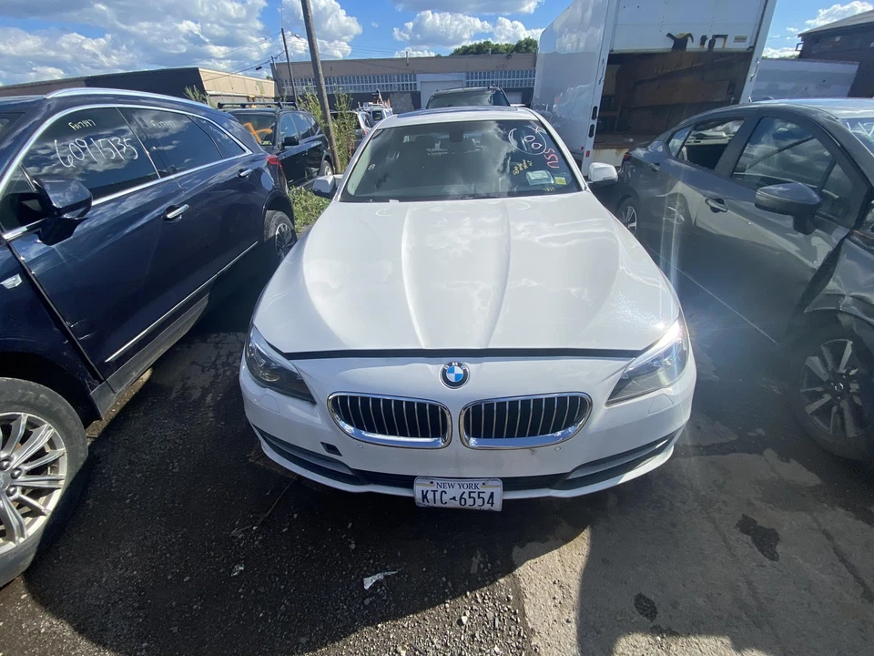 Conjunto de filtro de aire usado se adapta a: BMW 528I Grado A 2014 Foto 2 de 4
