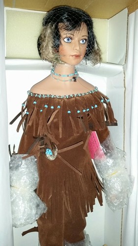 Paradise Galleries ~ Spirit of the Sky ~ Indianer 15-1/2 Zoll NRFB Puppe - Bild 2 von 12