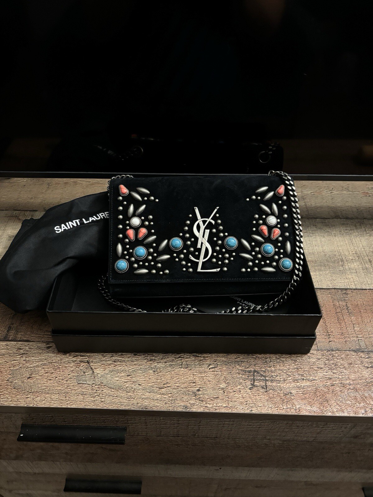 Borsa a tracolla Saint Laurent YSL monogramma Kate corallo pietra turchese borchie