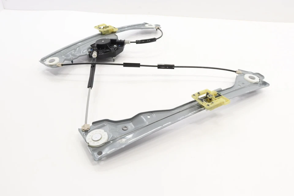 2015 - 2022 GMC CANYON FRONT RIGHT DOOR WINDOW REGULATOR W/ MOTOR OEM - Image 4 of 4