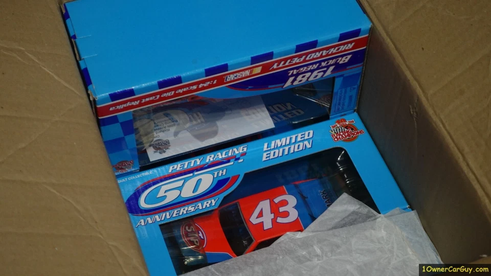 Estuche nuevo Richard Petty 1981 Buick Regal Escala Nascar Die Cast Car Racing Foto 2 de 4