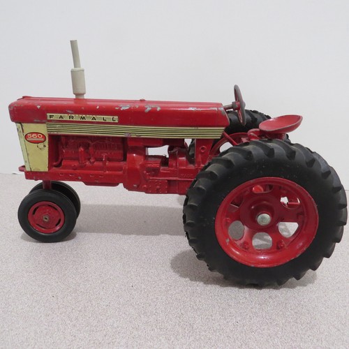 Ertl IH Farmall 560 Tractor made USA 1958 1/16 IH-408-G - Picture 7 of 7