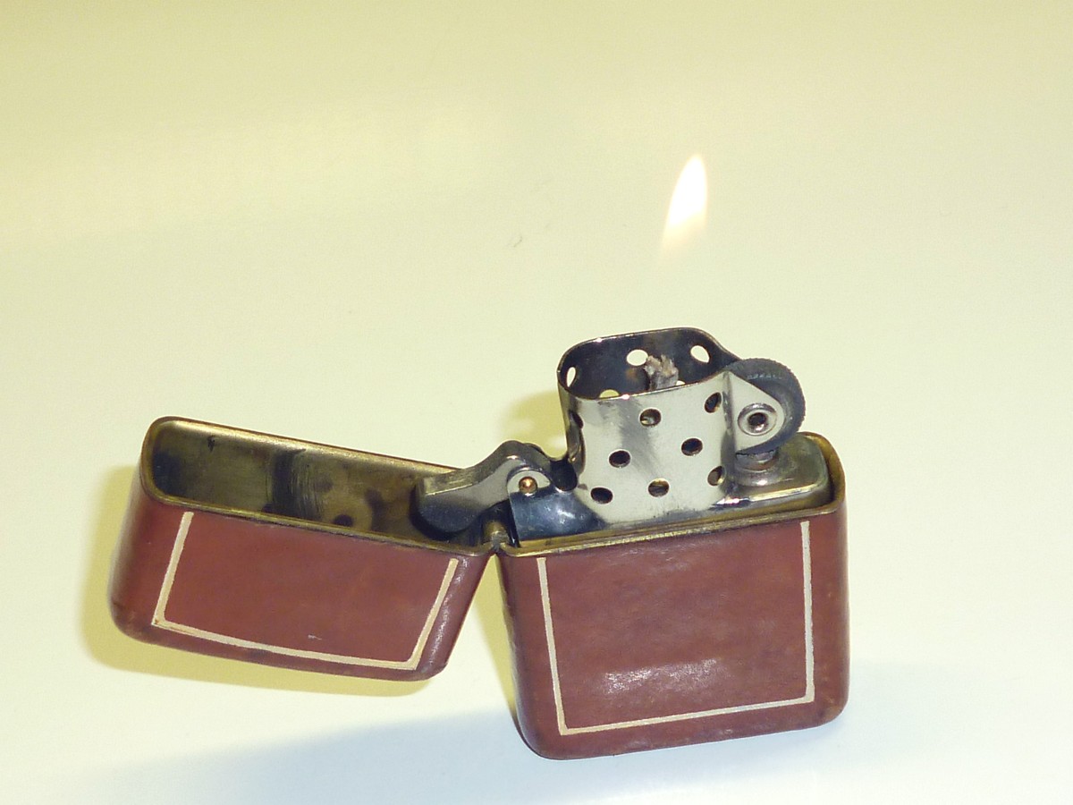 VINTAGE WWII ZIPPO LIGHTER - FULL BROWN LEATHER WRAPPED -PAT