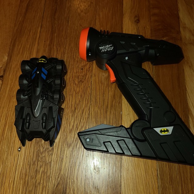 air hogs zero gravity batmobile