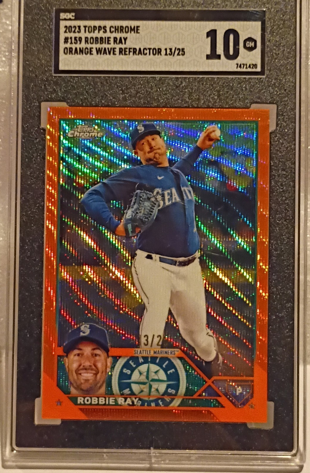 Topps 2023 Chrome Robbie Ray Mariners #159 Orange Wave Refractor /25 SGC 10