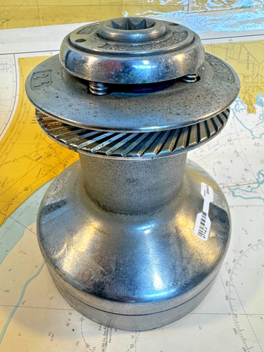 Barient 24 - Self Tailing 2-Speed Winch