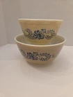 Set Of 2 Pyrex HOMESTEAD Mixing 401 & 402 Bowls