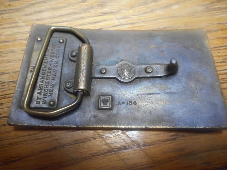Hebilla de cinturón de latón vintage Winchester brazos repetitivos Western New Haven Conn EE. UU. Foto 3 de 4