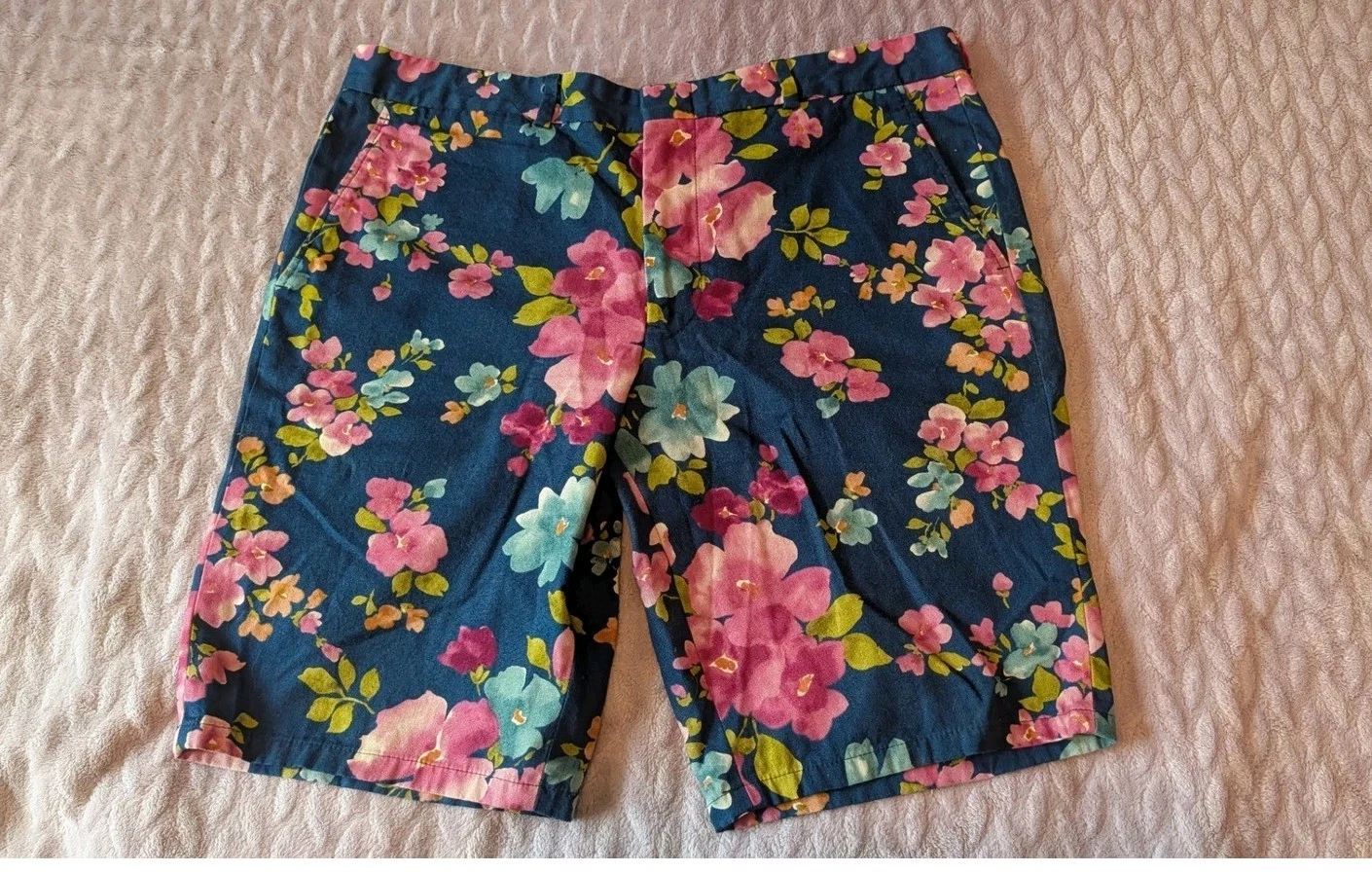 Gitman Bros Vintage Mens 34 Floral Cotton Shorts Navy Blue Pink Made in USA