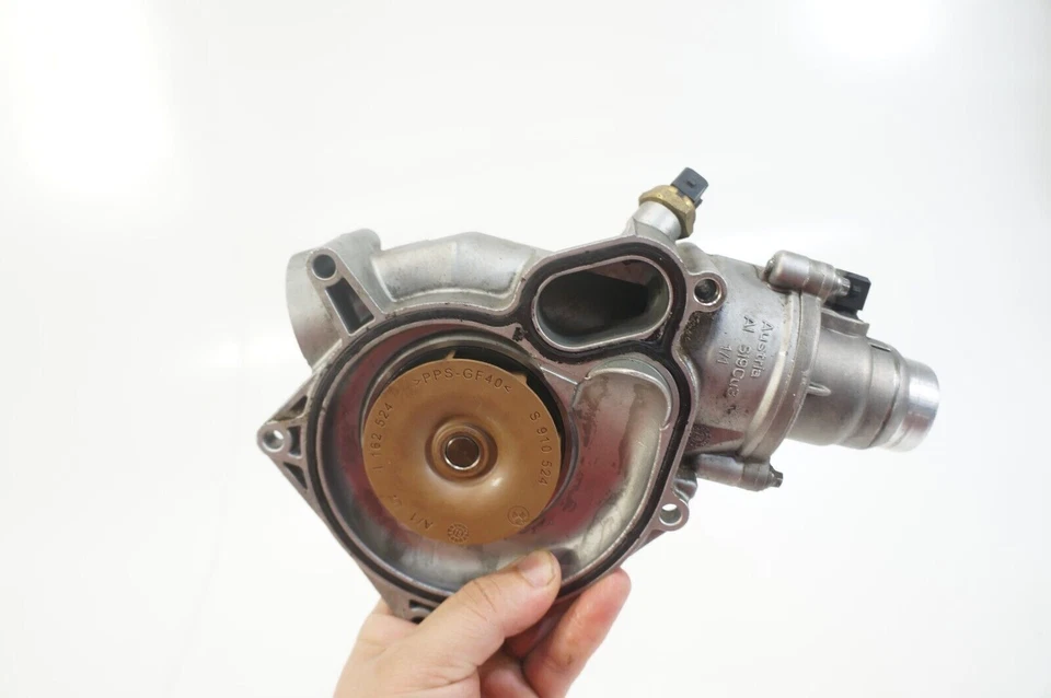 BMW 550I 650I 750I 750LI 4.4 V8 N63 BOMBA DE AGUA TERMOSTATO CARCASA UNIDAD Foto 3 de 4