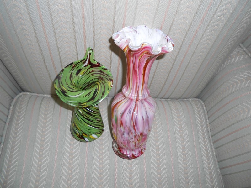 Set of Two Adorable Vintage Murano Hand-Blown Glass Vases
