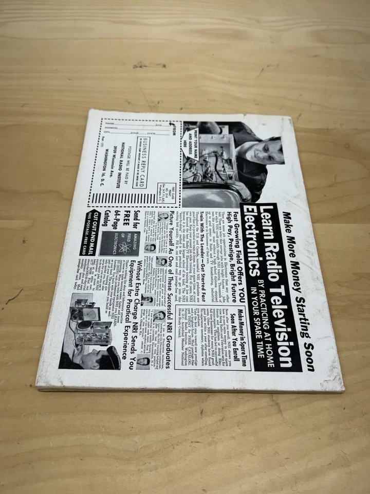 MAN'S STORY Magazine September 1960 My Escape From Castros Wild Women Killers Foto 2 de 4