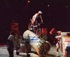 MOTORCYCLE TRIALS RIDER Toni Bou autograph, In-Person signed photo