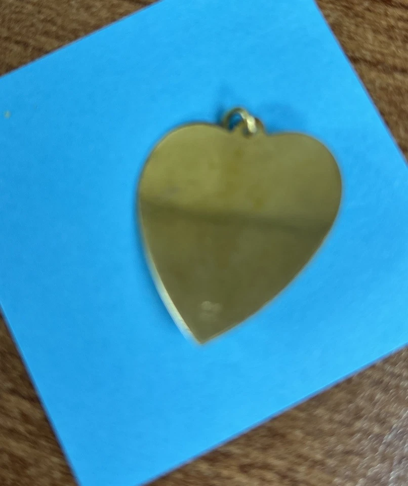 Colgante Be My Valentine vintage de oro amarillo de 14k en forma de corazón con piedra púrpura Foto 2 de 2