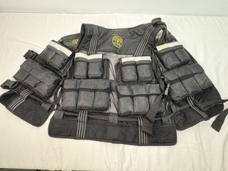Golds Gym Adjustable Weighted Vest Workout Fitness Training Black Reflective