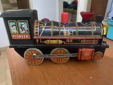 VINTAGE PIONEER EXPRESS LOCO TIN TRAIN BATTERY OPERATED MYSTERY ACTION