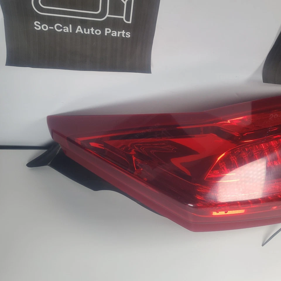 Genuine GM OEM New 2015-2019 Cadillac ATS coupe Right Tail Light 84296845 - Image 3 of 4