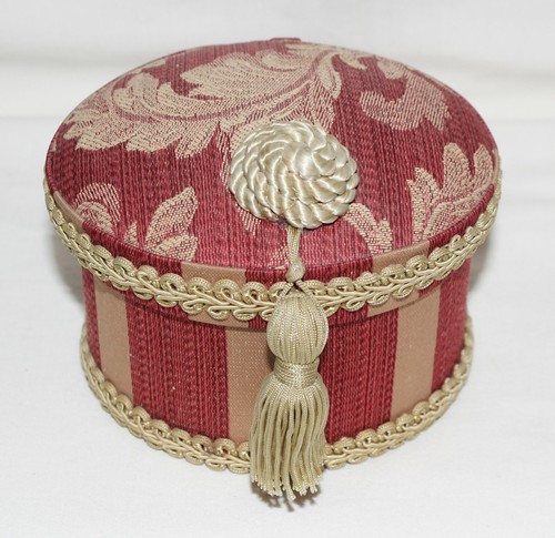 Oval Fabric Covered Jewelry Trinket Box Mauve Tan Tassel 4 ½” x 4” x 3” - Picture 2 of 11