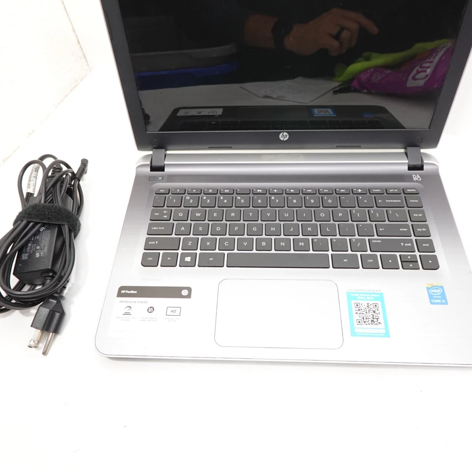 Portátil HP Pavilion 14-ab166us 14" Intel i3-5020U 6 GB 1 TB Win10 HD Beats Audio TE Foto 2 de 4