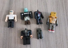 Roblo Action Figures 4+ Parts Pieces Lot B
