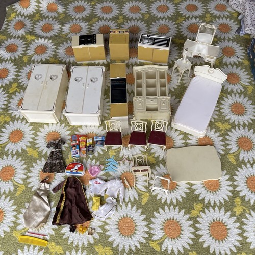Vintage Sindy Doll Furniture & Accessories Lot Bed Wardrobe Sink Stove Kitchen