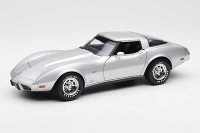 21072 Chevrolet Corvette C3 Coupe Silver UT Models 1/18