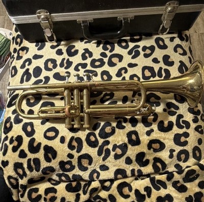 Bundy Bb Trumpet 3-Valve Brass Gold Lacquer 