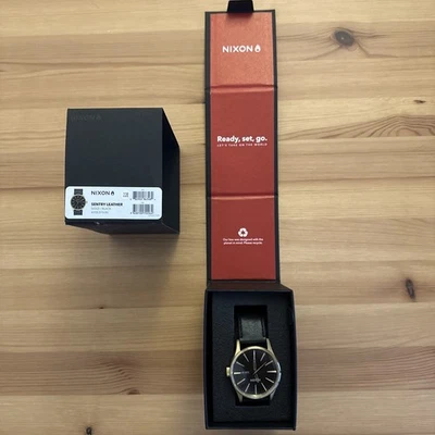 NIXON Armbanduhr The Sentry All Gold / Black 42mm Lederarmband Datum Edel Retro - Bild 1 von 4