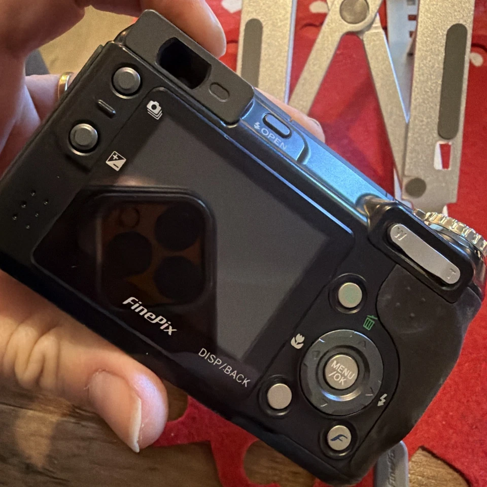 Fujifilm FinePix E900 9MP Digital Camera Tested Working, photo 3 of 5