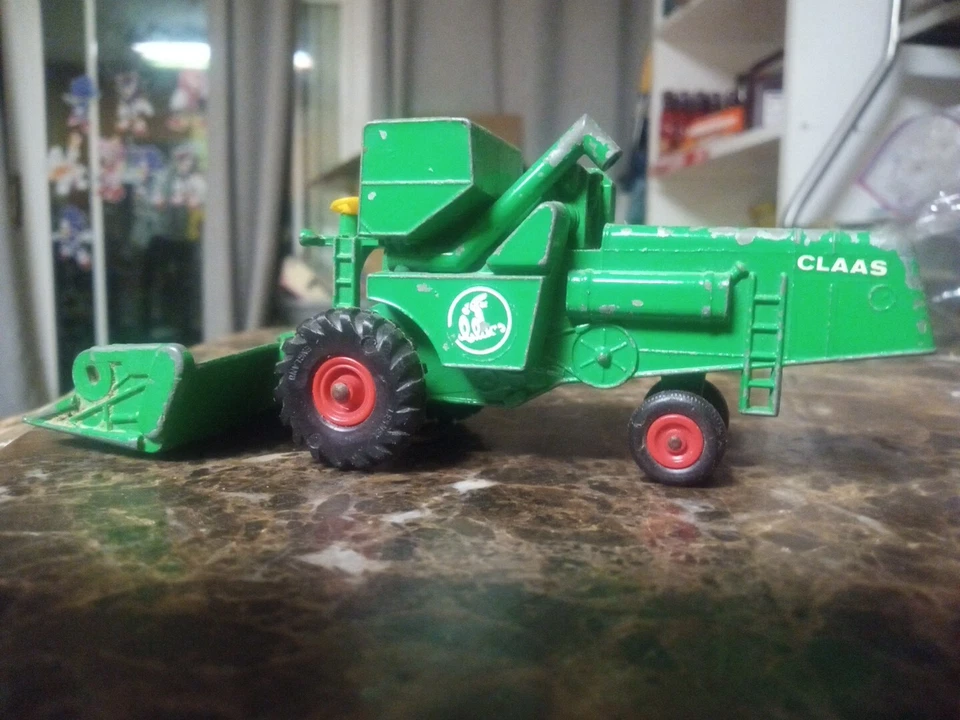 MATCHBOX/LESNEY KING SIZE K-9 COMBINE HARVESTER CLAAS ENGLAND - Image 3 of 4