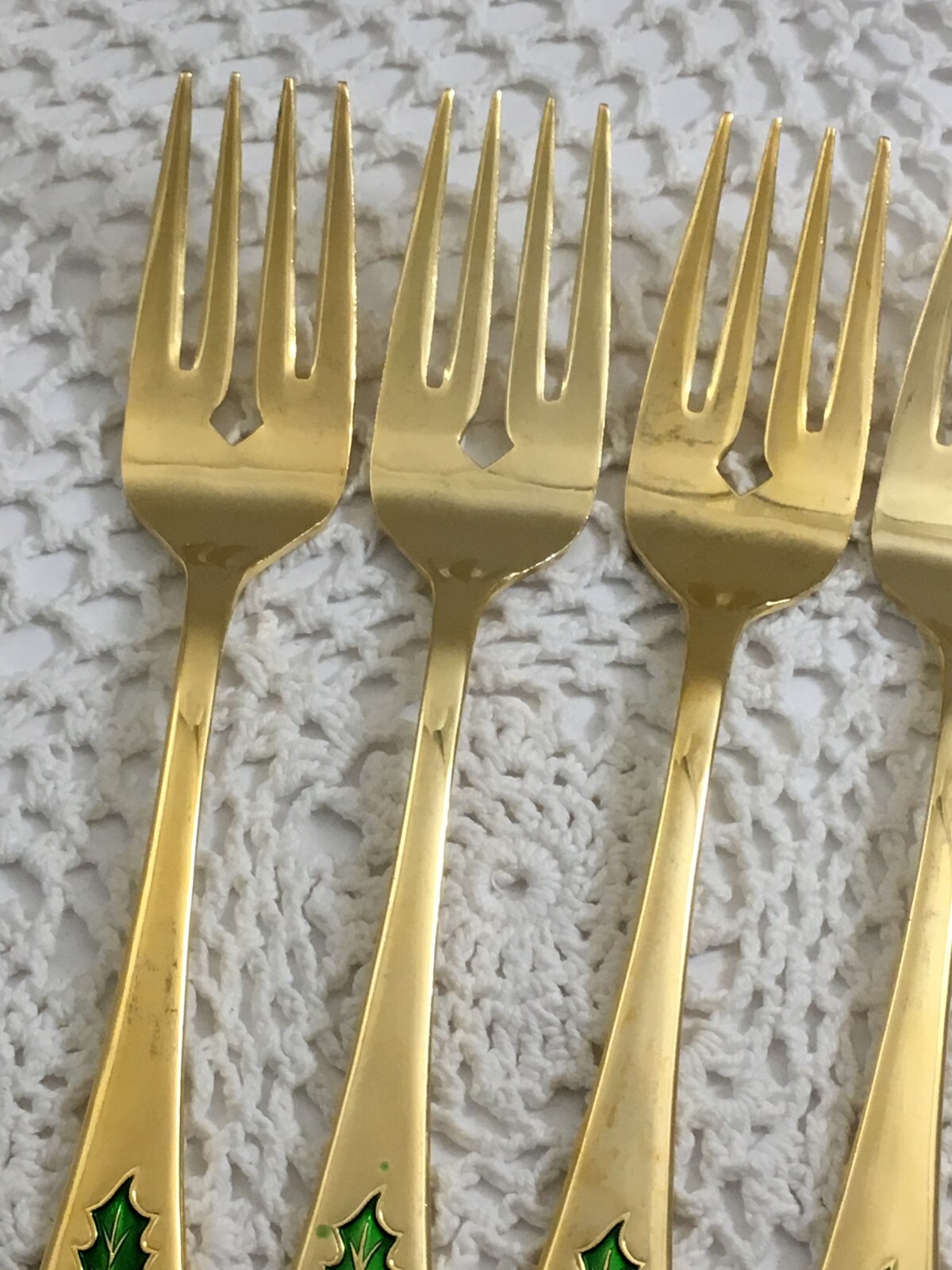 4 Salad Forks Classic Traditions HOLLYBERRY Gold JCPenney Holly