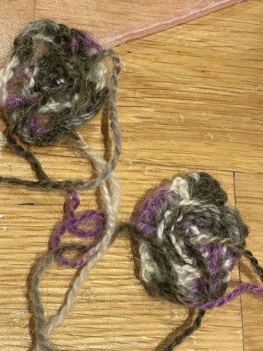 Beginners Knitting Kit Fingerless Gloves Additional Embellishments Full Detail - Picture 3 of 4