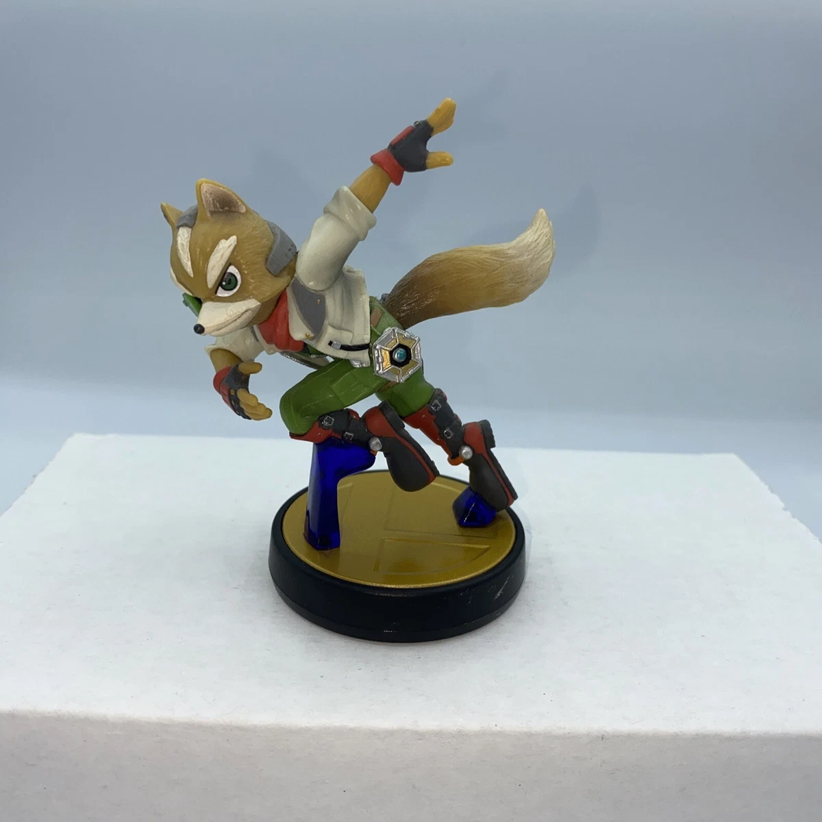 Nintendo Amiibo Fox McCloud Star Fox Wii U Mini-Figure