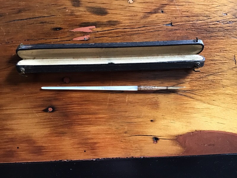 Antique E.S. Johnson & Co. 14kt Nib Pen w Mother of Pearl Handle + original Case
