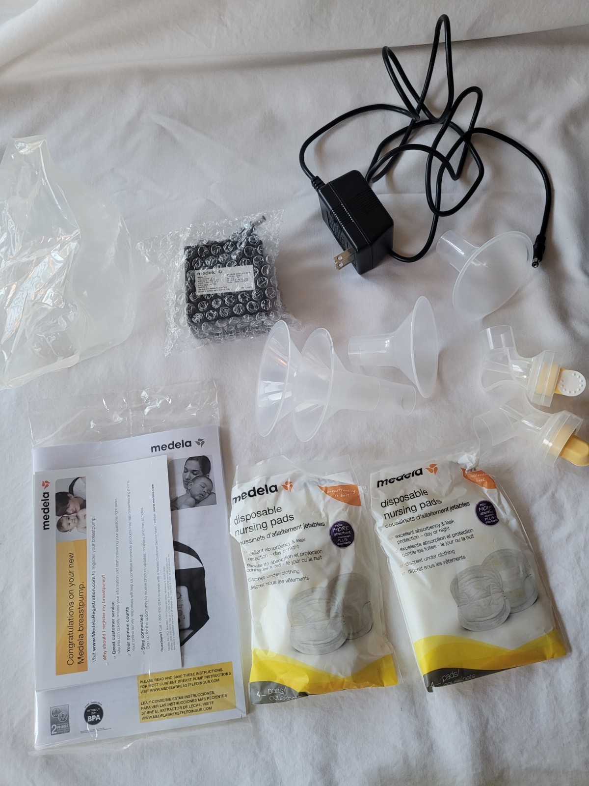 Medela In Style Advanced Breastpump with  Accessories Open B