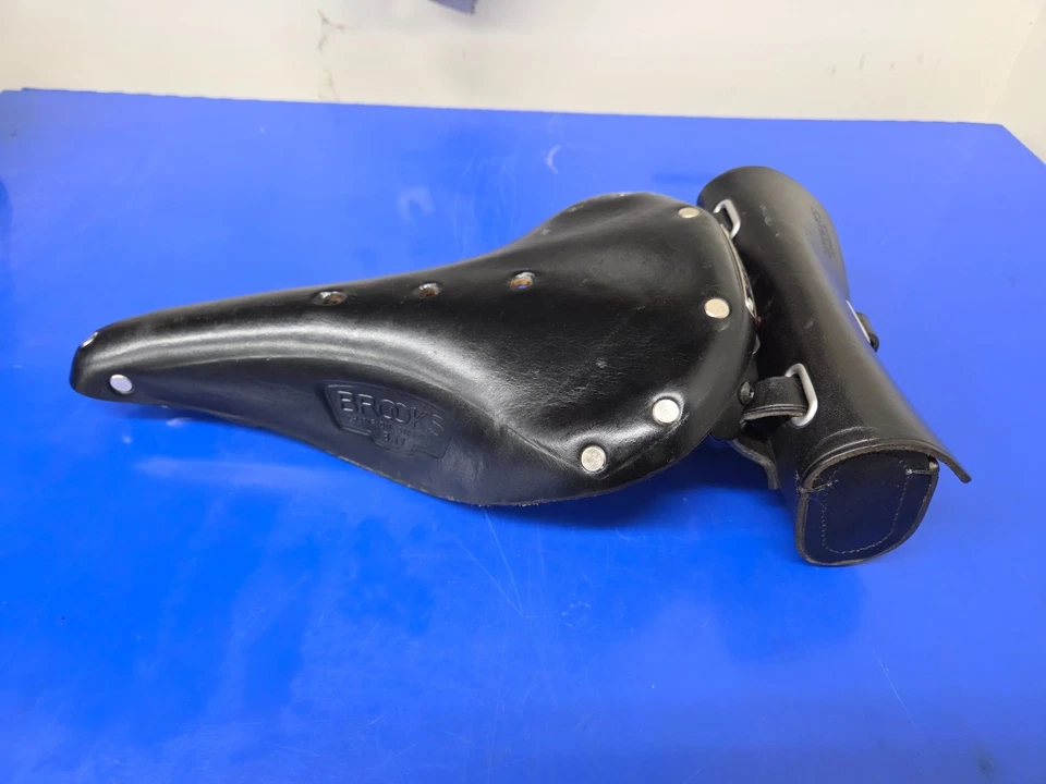 Sillín Brooks B17 negro con bolsa de herramientas y luz trasera LED Supernova Foto 3 de 4